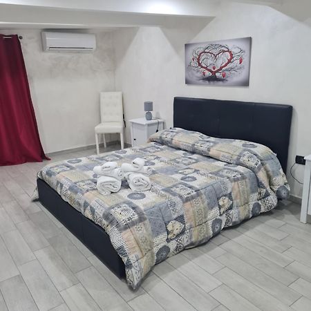 Che Casa 26! Apartment Naples Luaran gambar