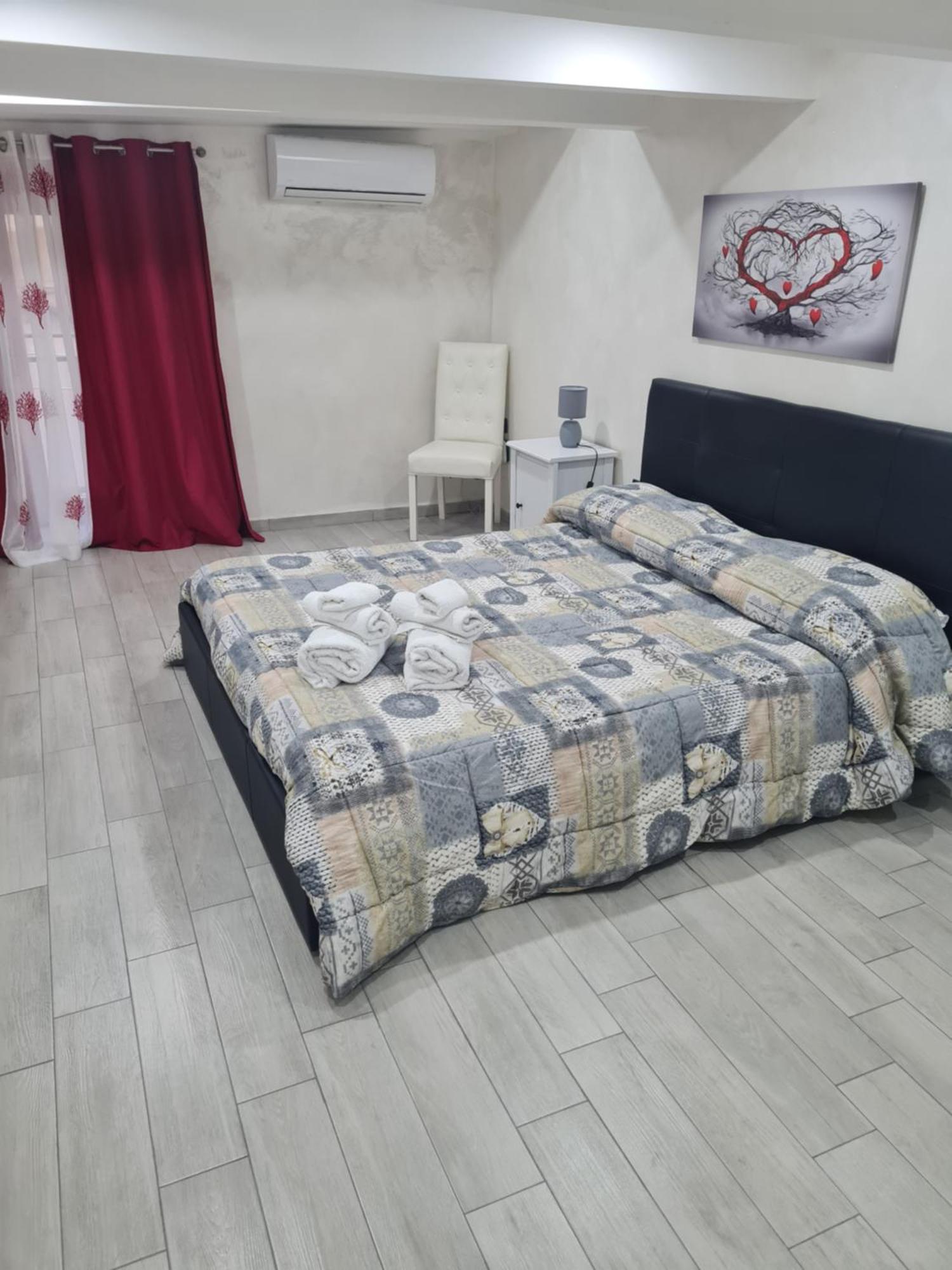 Che Casa 26! Apartment Naples Luaran gambar
