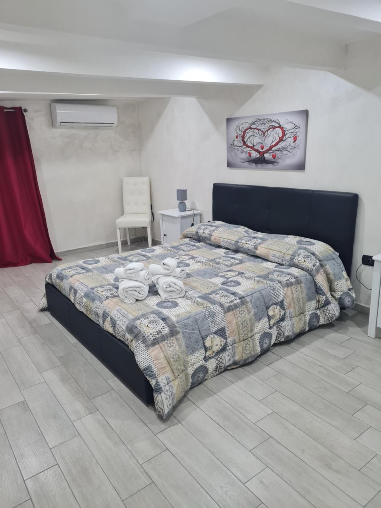 Che Casa 26! Apartment Naples Luaran gambar